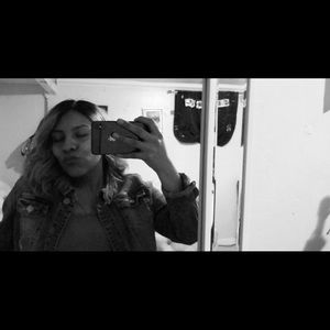 Meet your Posher, Val